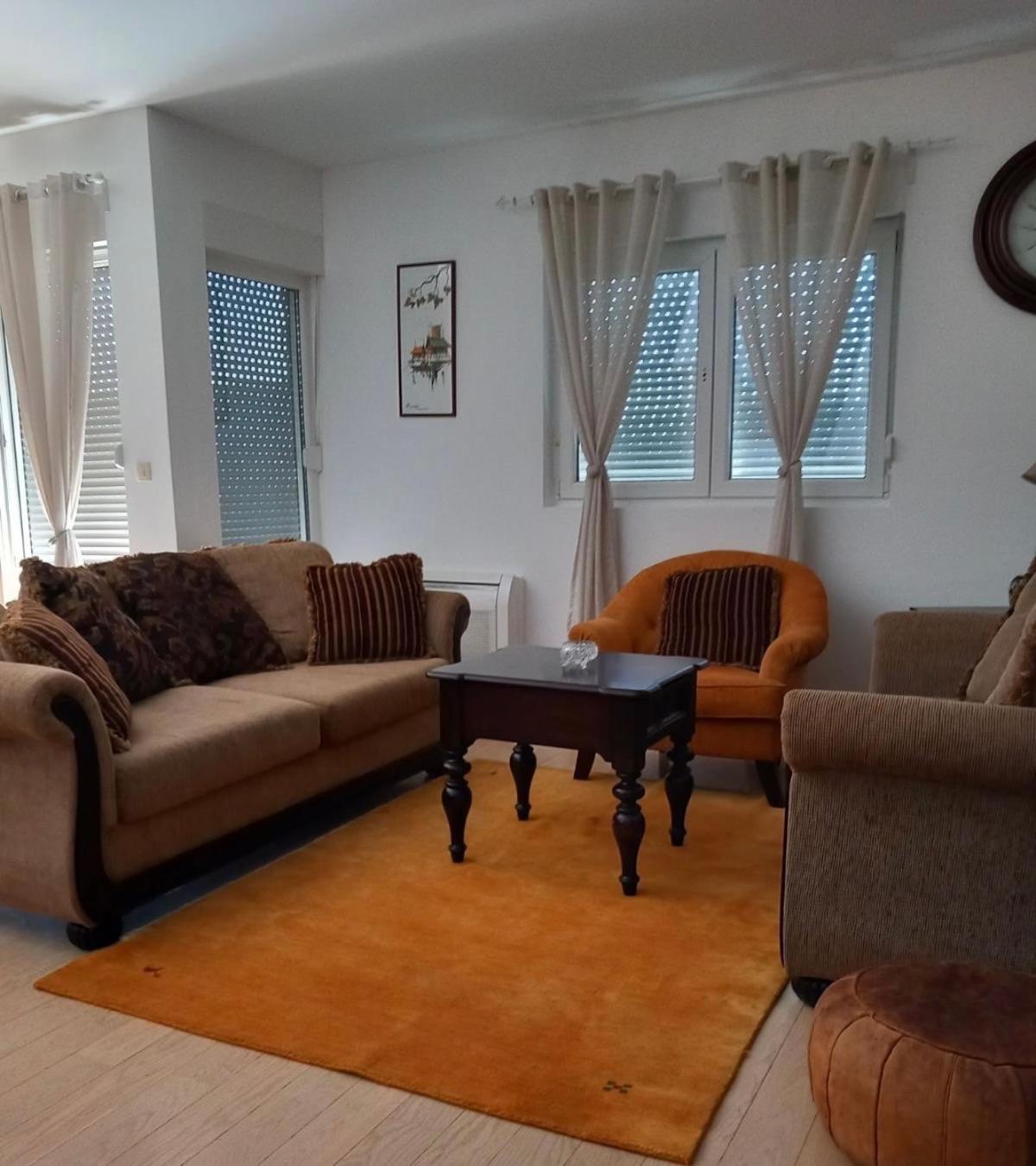 City Apartment พอดโกริกา ภายนอก รูปภาพ